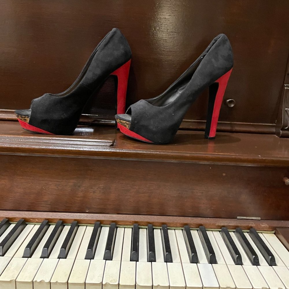 high heel shoes  - size 9 - black/red